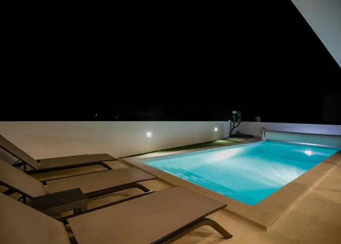 Caldara, Private Pool, Outdoor Kitchen, Airco & Pellet Heater - Near & Town